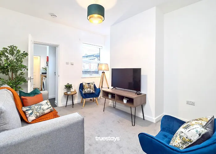 Nursery House By Truestays - 3 Bedroom House In Stoke-On-Trent