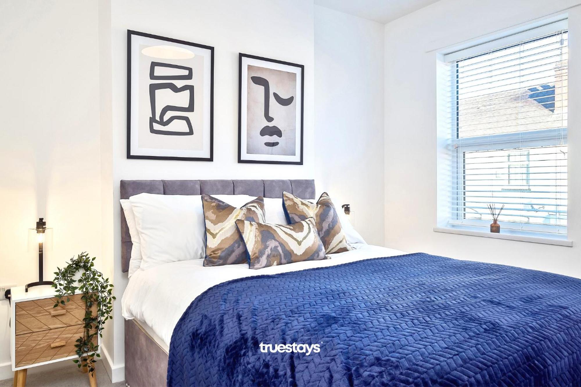 Nursery House By Truestays - 3 Bedroom House In Stoke-on-Trent