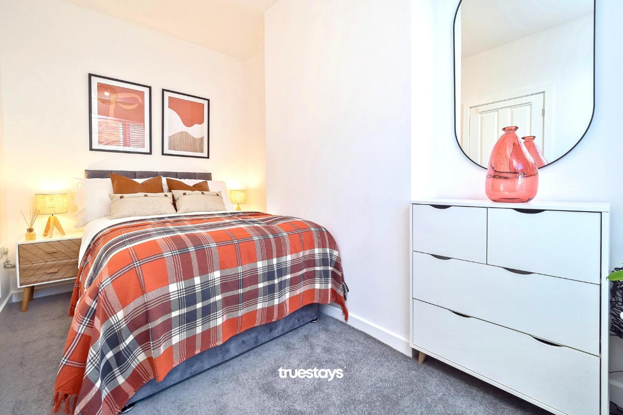 Nursery House By Truestays - 3 Bedroom House In Stoke-on-Trent