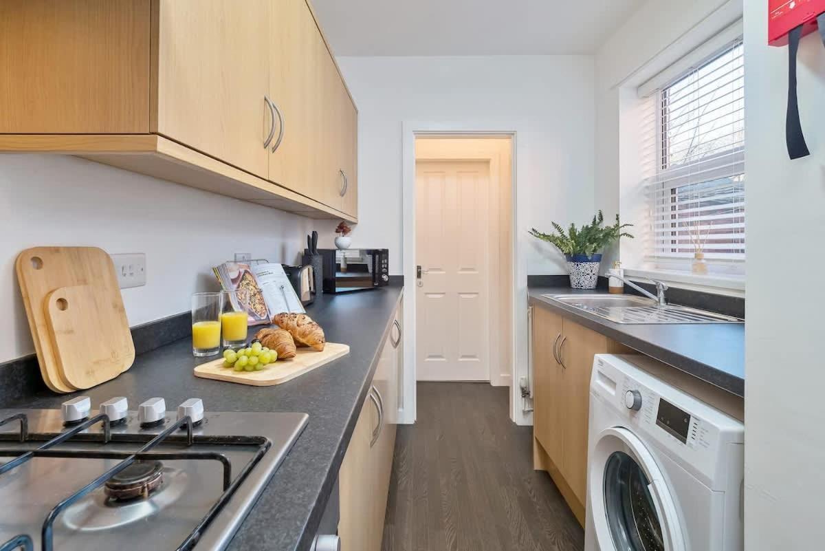 Holiday home Nursery House By Truestays - 3 Bedroom House In Stoke-on-Trent